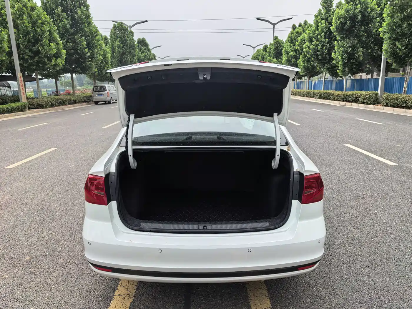Volkswagen Bora 2020 1.5L Automatic Fashion фото 19
