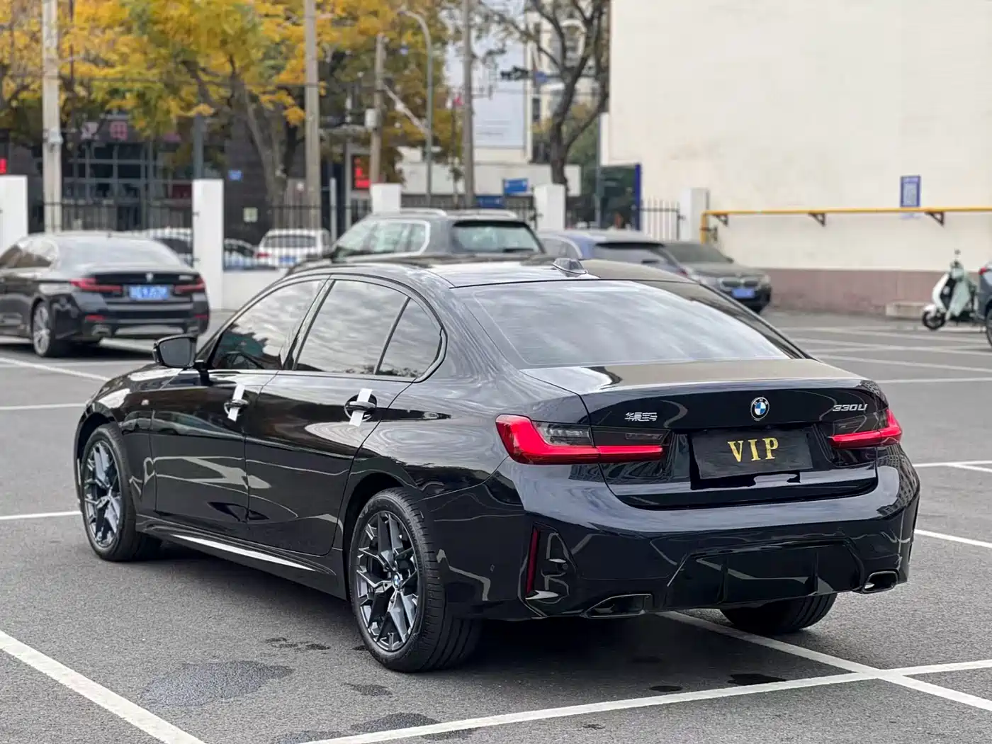 BMW 3 Series 2025 330Li M Sport Night Edition фото 7