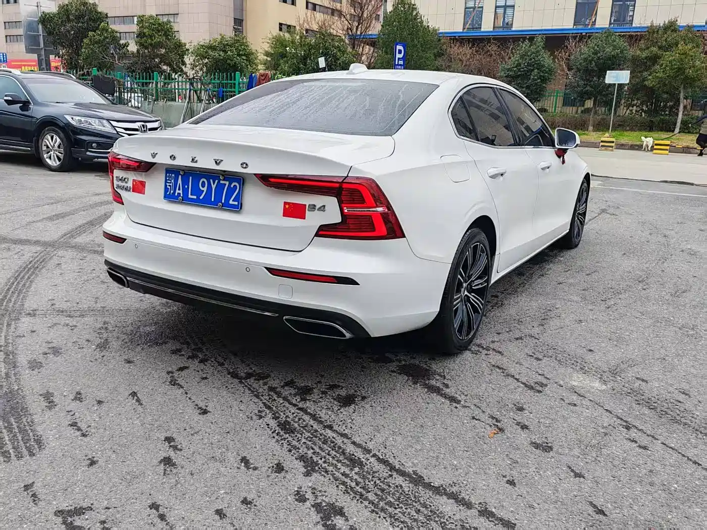 VOLVO S60