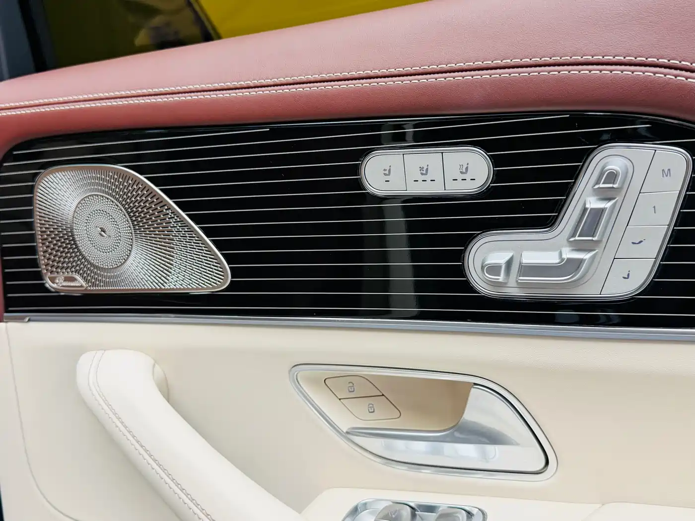 Mercedes-Benz Maybach GLS 2025 GLS 600 4MATIC Polar Night Edition фото 21