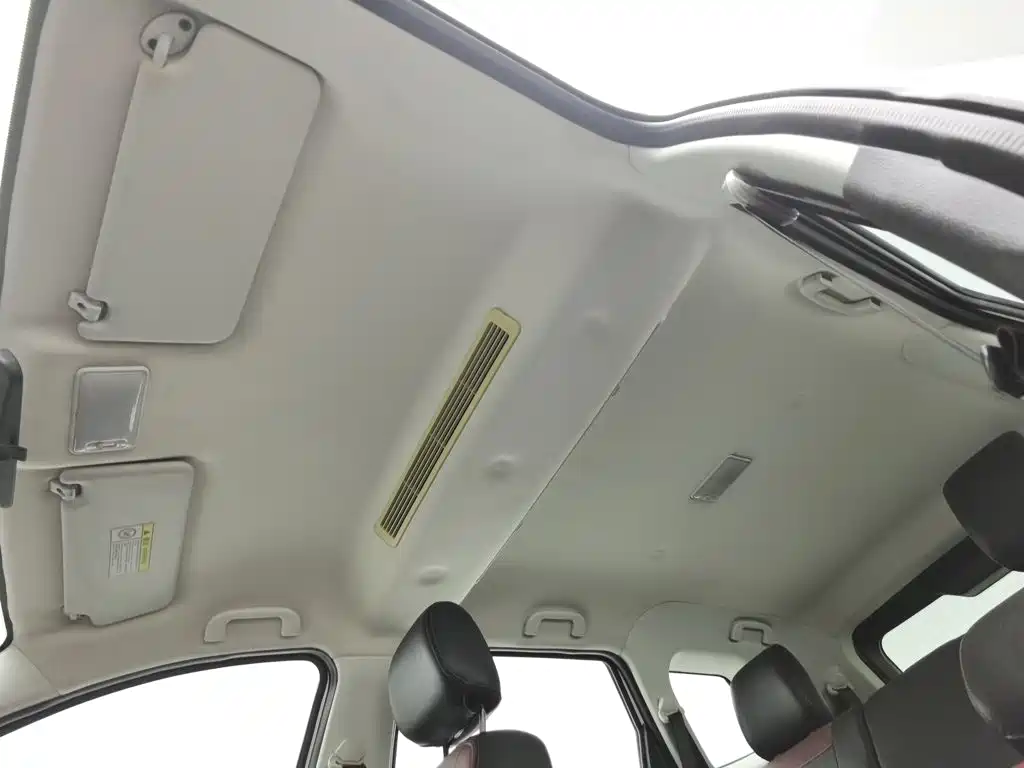 BAIC Huansu S3 2015 2015 1.5L Luxury (China V)