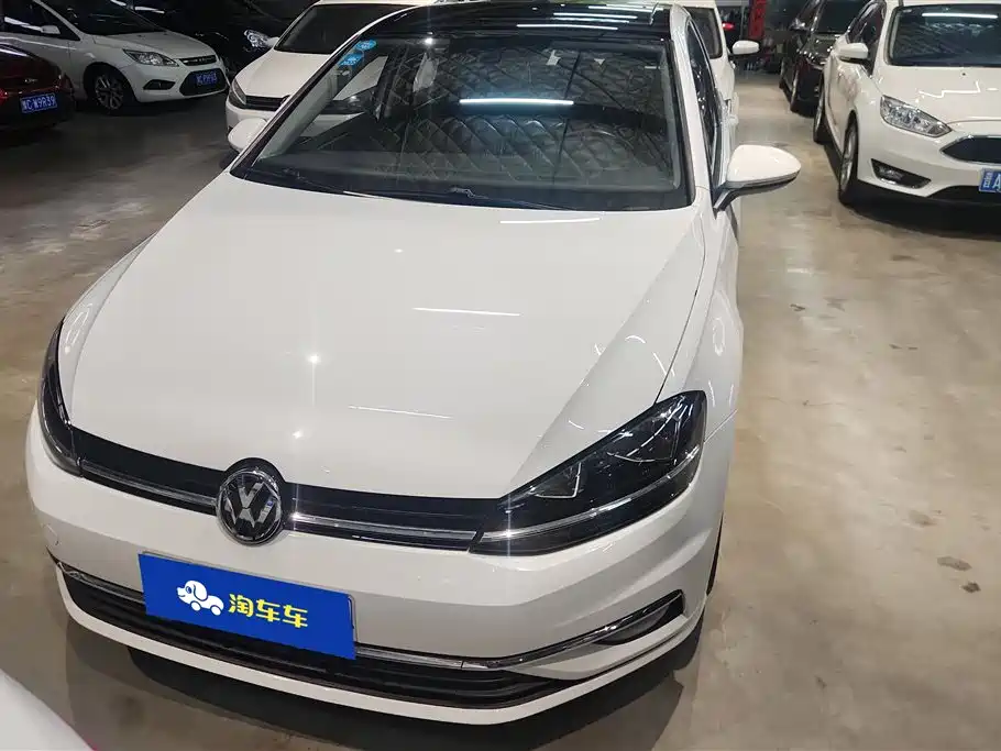 Volkswagen Golf 2020 Beloved Edition 280TSI DSG Comfort фото 2