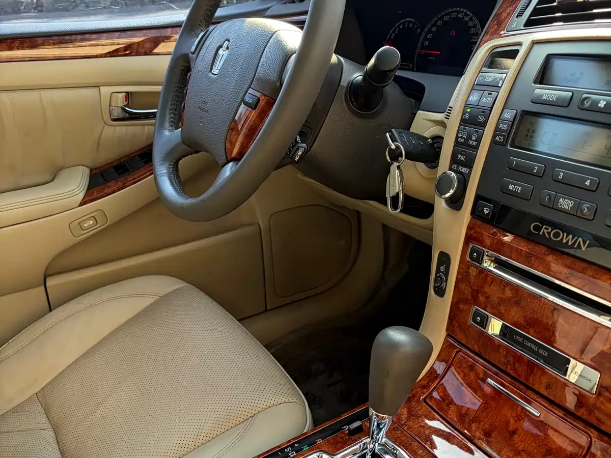 Toyota Crown 2007 2.5L Royal Leather Edition фото 19