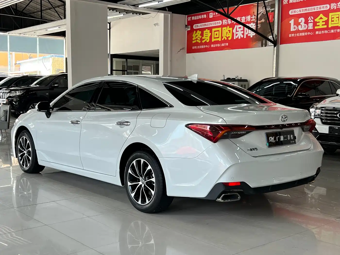 Toyota Avalon 2023 2.0L Luxury Edition фото 6