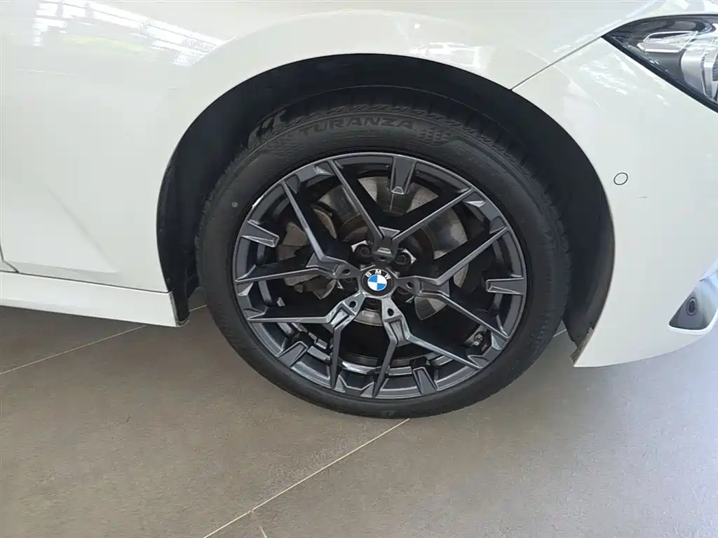 BMW 3 Series 2025 330Li M Sport Night Edition фото 14