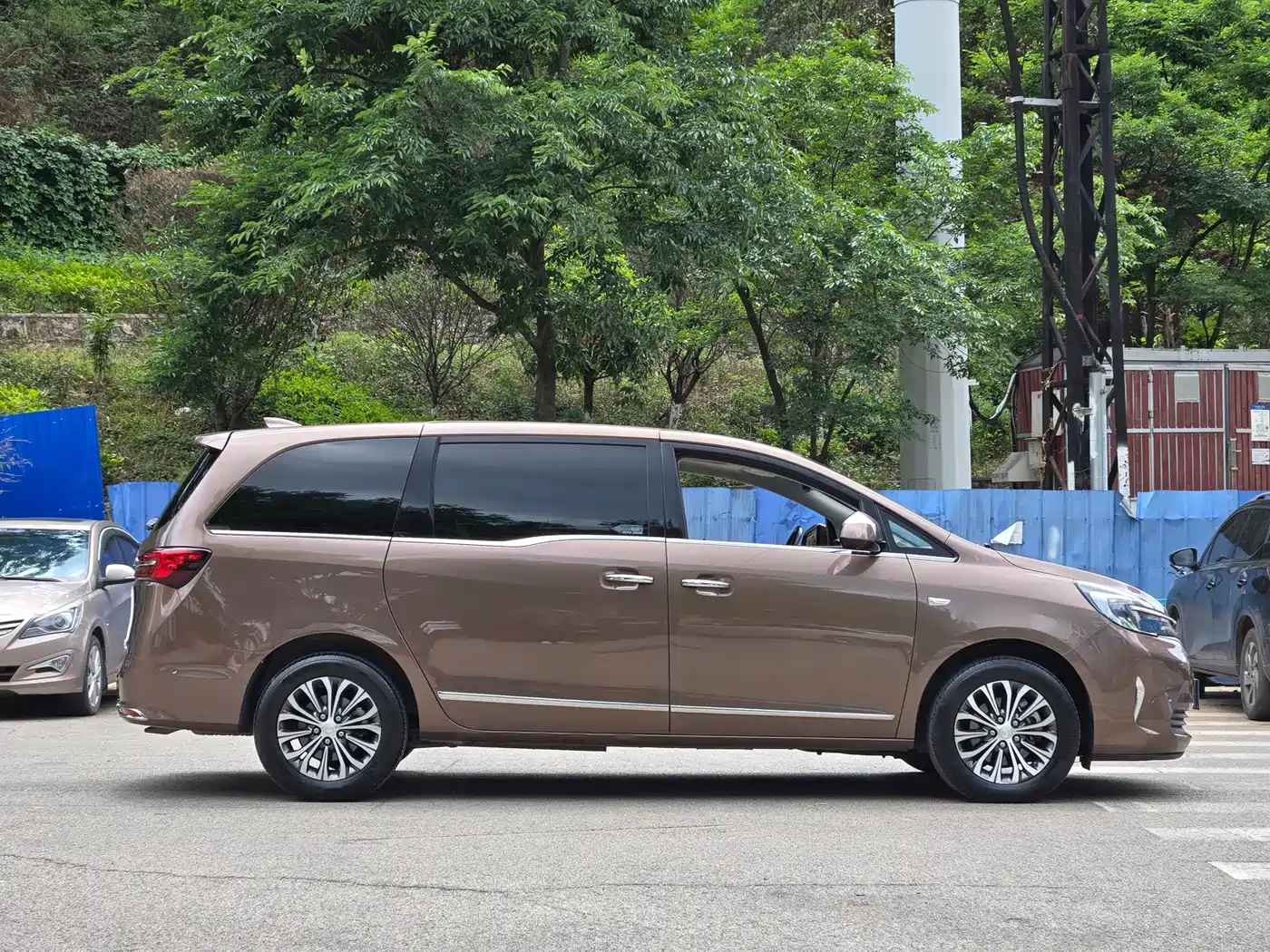 Buick GL8 2021 Land Business Class 652T Smart Premium фото 4
