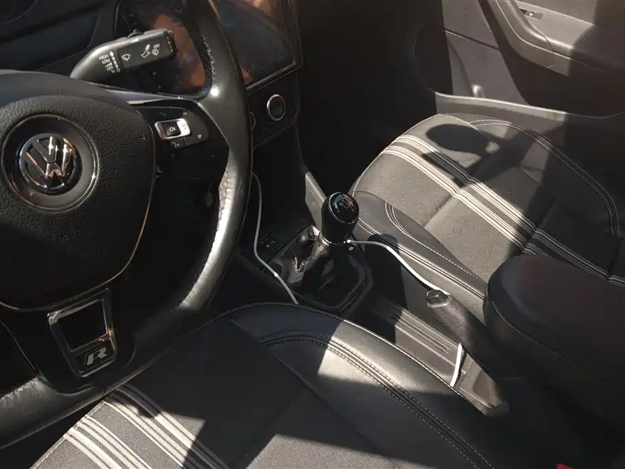 Volkswagen Jetta 2017 1.5L Manual Fashion фото 16