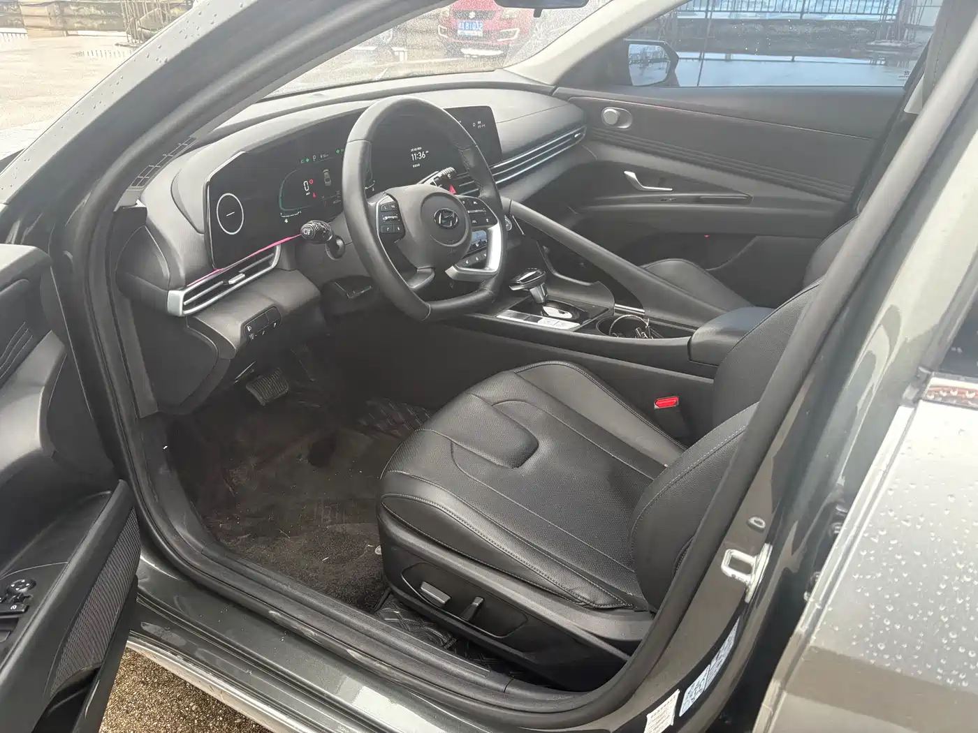Hyundai Elantra 2023 Model 1.5L CVT LUX Premium Edition фото 9
