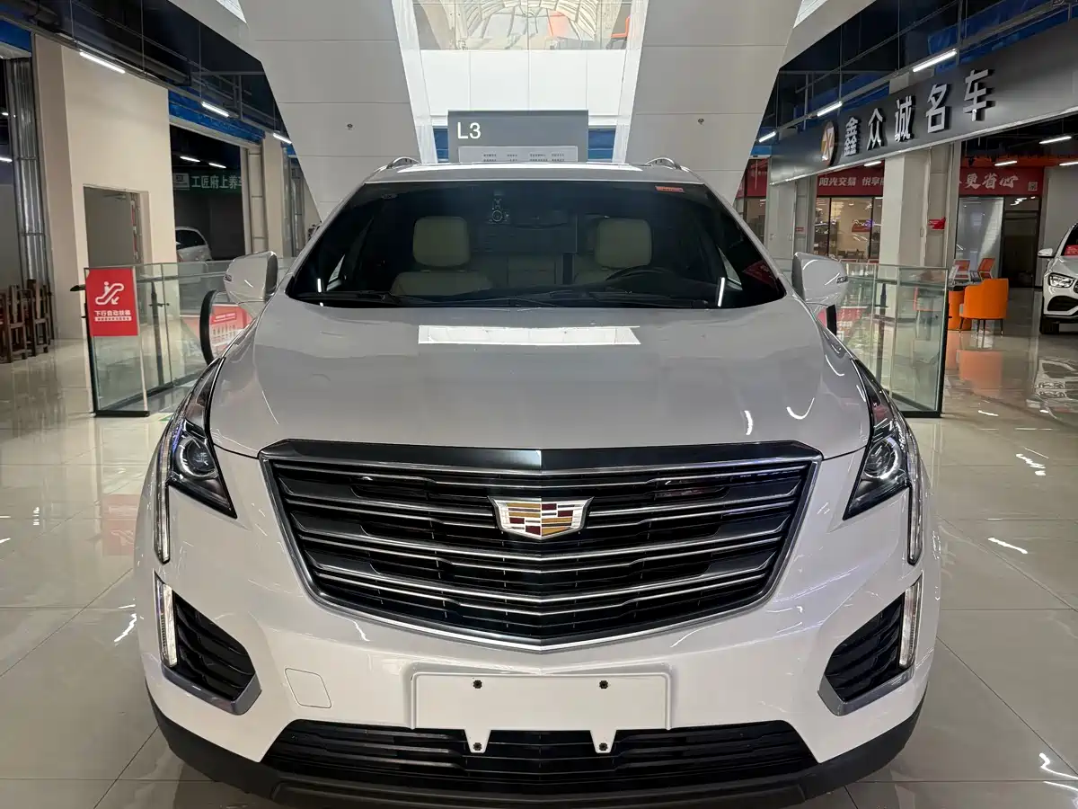 Cadillac XT5 2016 28T AWD Technology Model фото 2