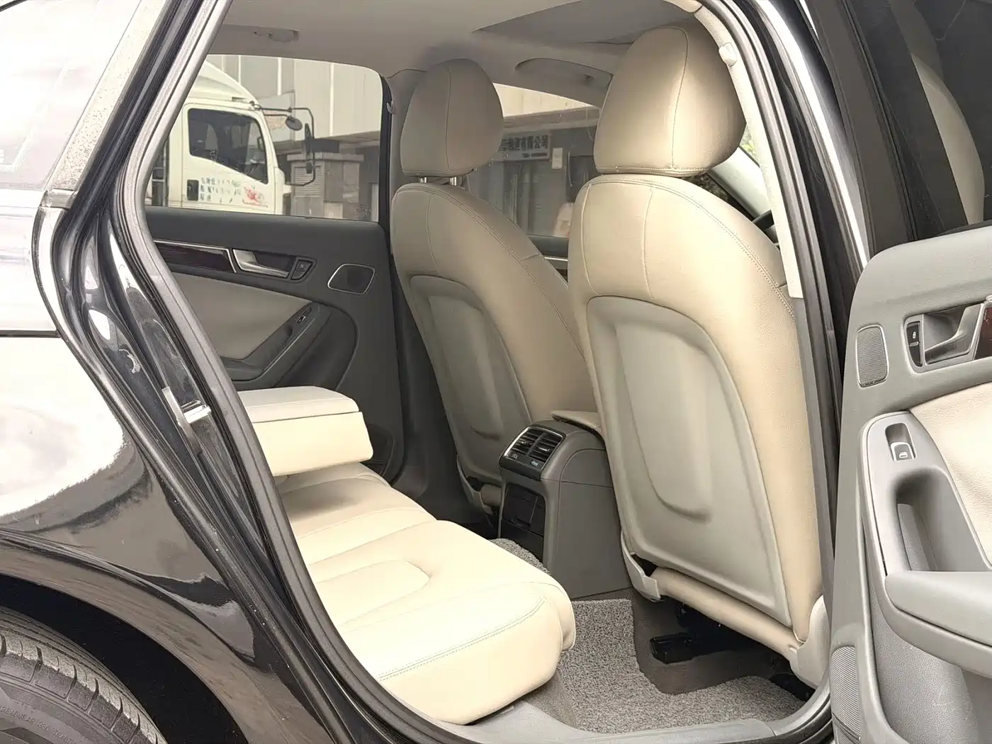 Фото 7 - Audi A4L