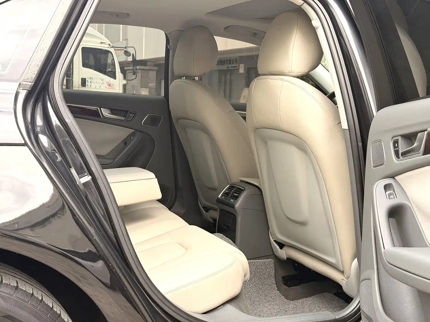 Фото 7 - Audi A4L