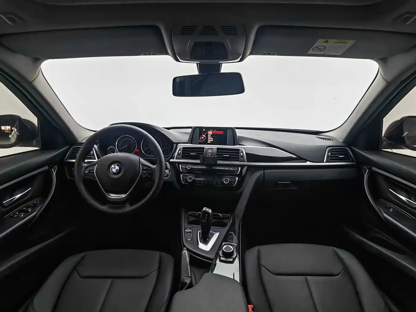 BMW 3 Series 2017 318Li Fashion фото 14