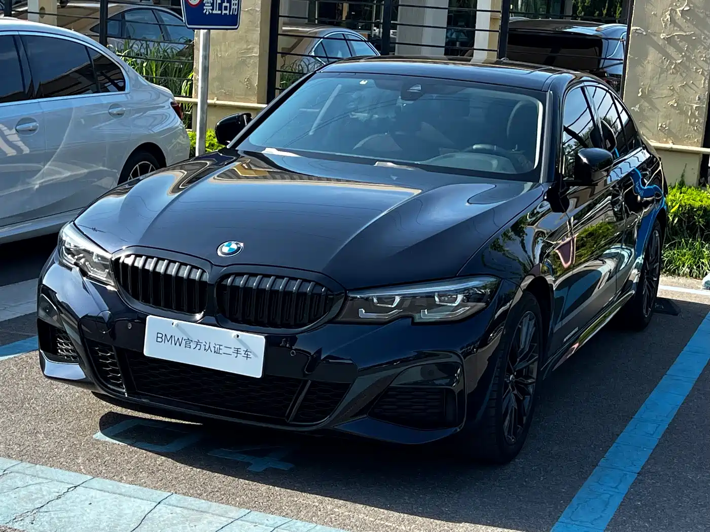BMW 3 Series 2022 325i M Sport Shadow Edition