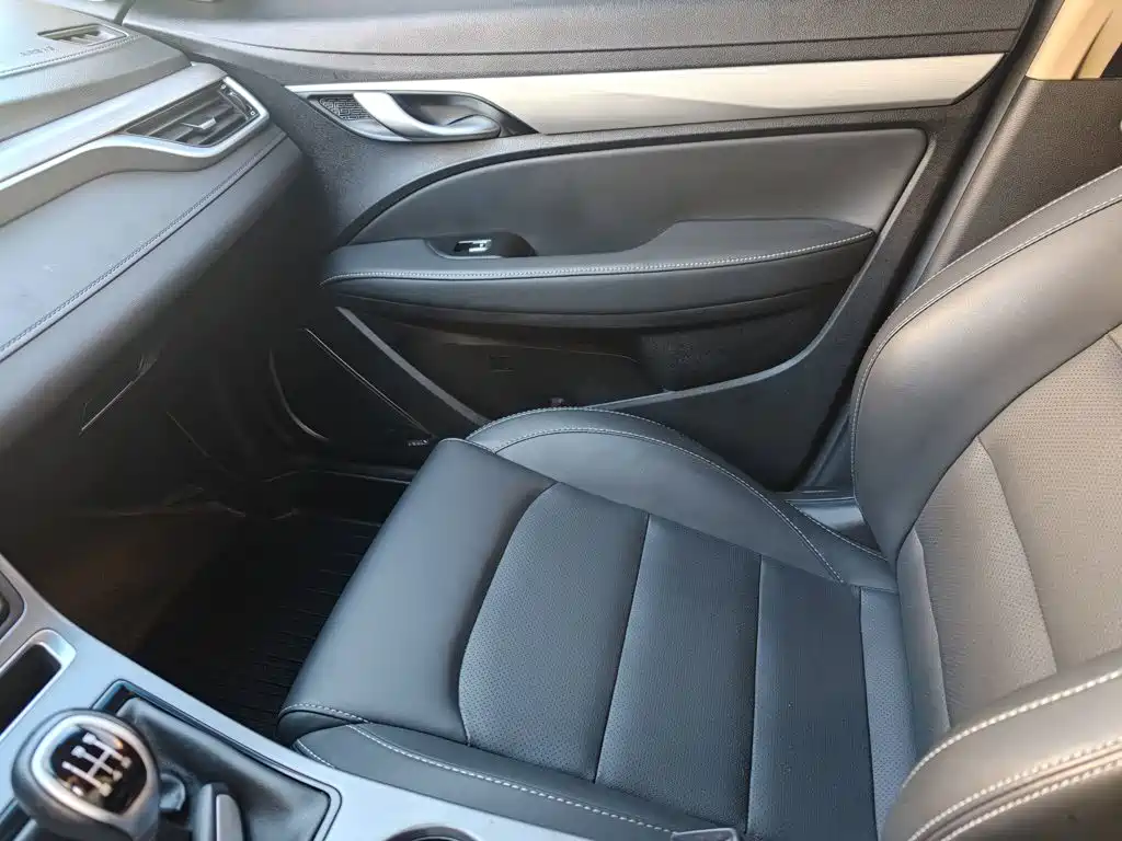 Фото 22 - Geely Vision S1