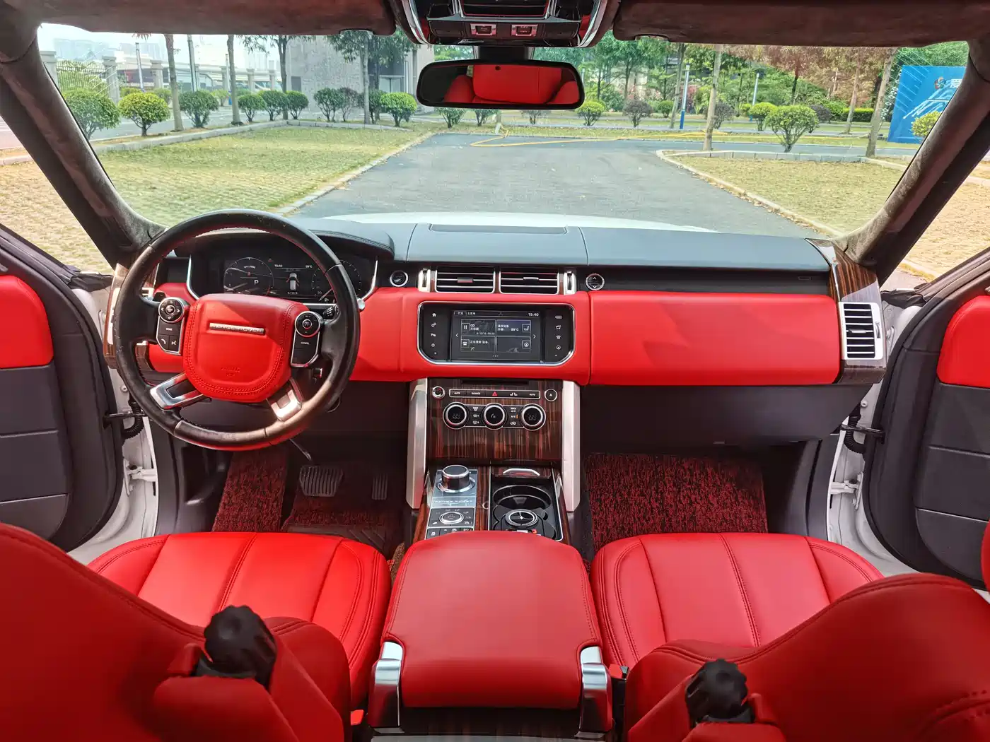 Land Rover Range Rover 2015 3.0 TDV6 Vogue фото 8