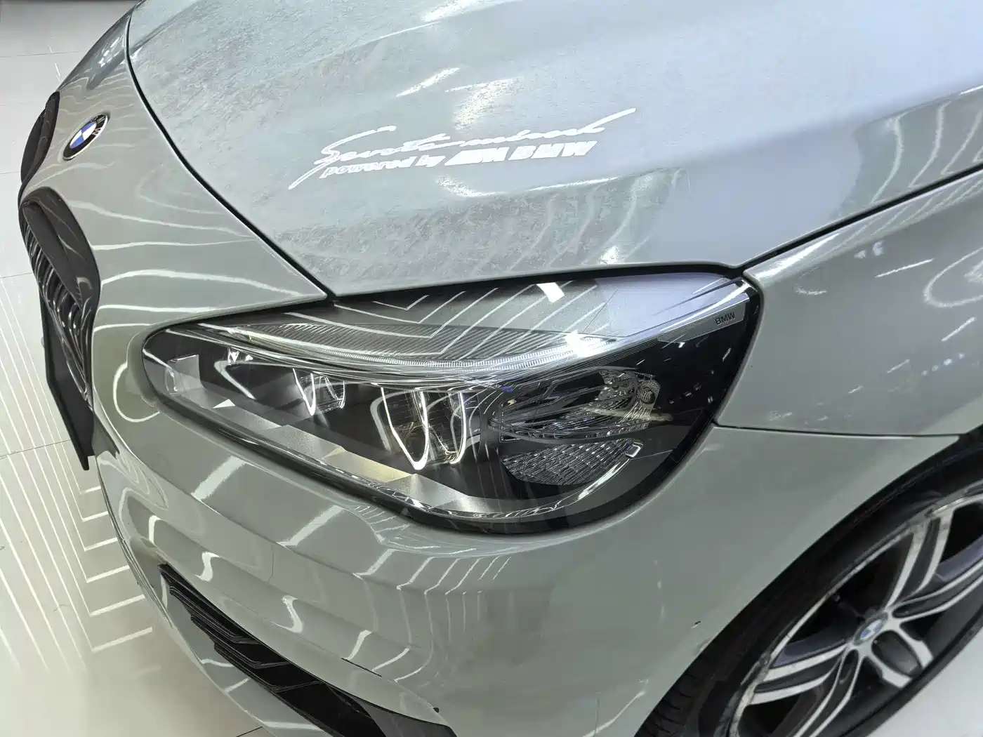BMW 2 Series Touring 2016 218i Sport Design Package фото 15