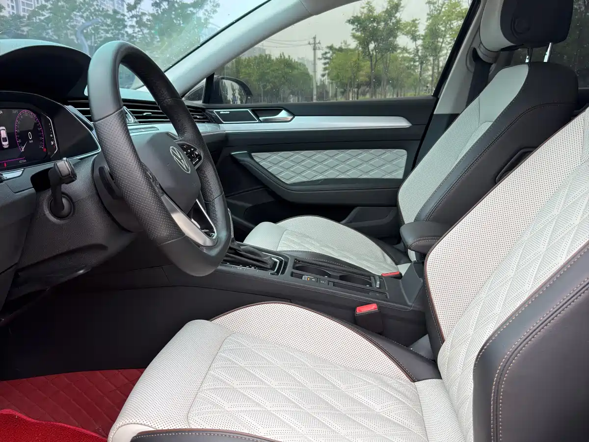 Volkswagen Magotan 2023 Model 2 Million Commemorative Edition 330TSI DSG Luxury фото 4