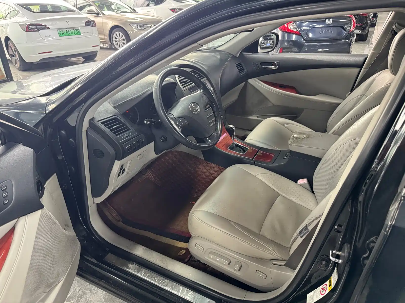 Фото 3 - Lexus ES