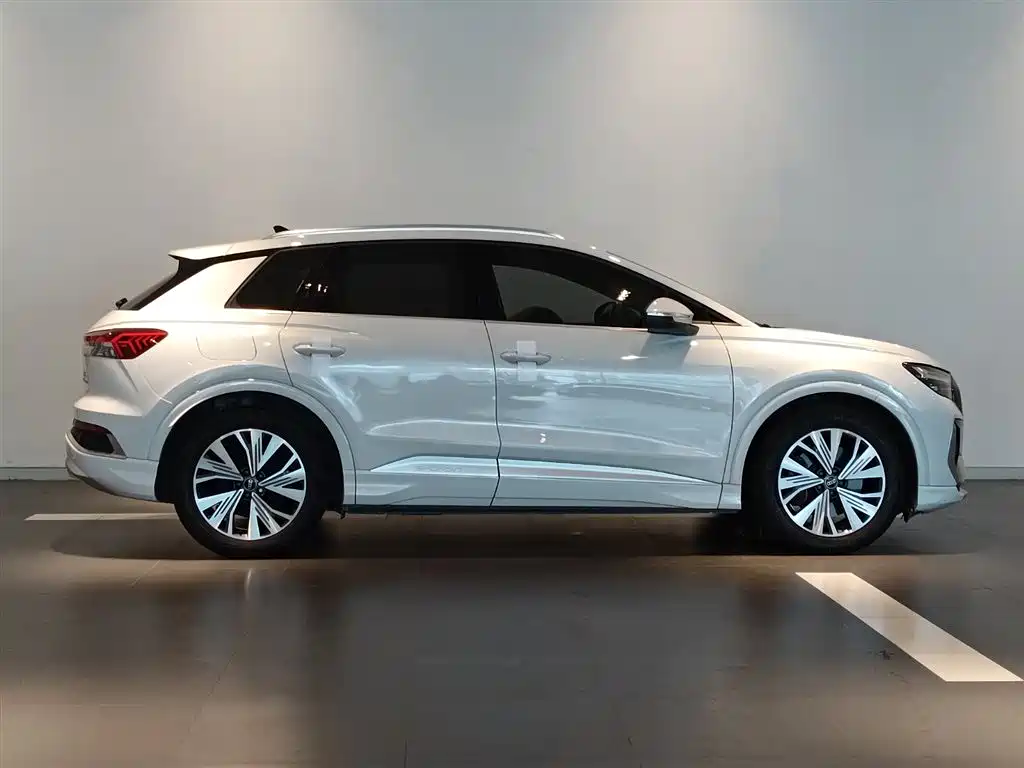 Audi Q4 e-tron 2023 40 e-tron Pioneer Edition фото 3