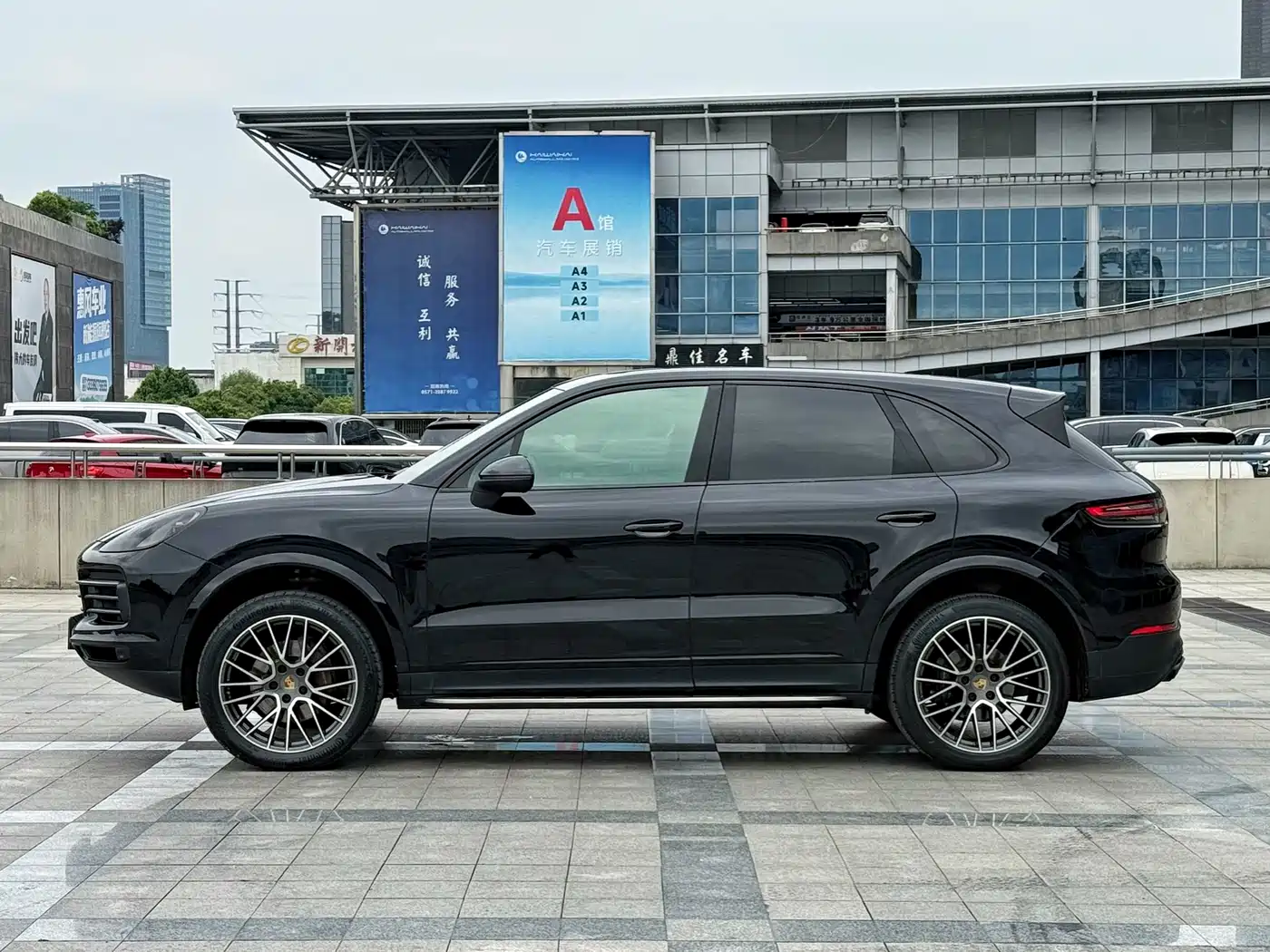 Porsche Cayenne 2022 Cayenne 3.0T Platinum Edition фото 3