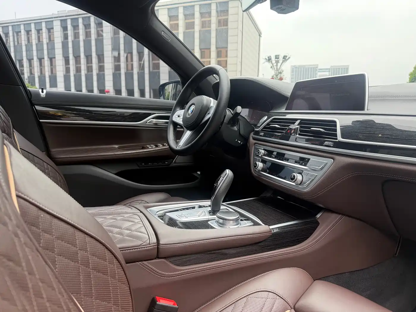 BMW 7 Series 2019 740Li Exclusive M Sport Package фото 12