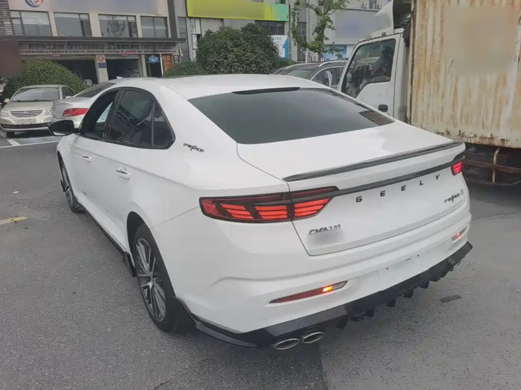 Фото 5 - Geely Preface