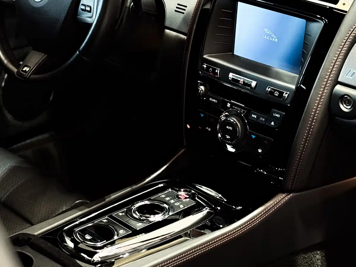 Jaguar XK 2013 XKR 5.0L Masterpiece Limited Edition Coupe фото 14