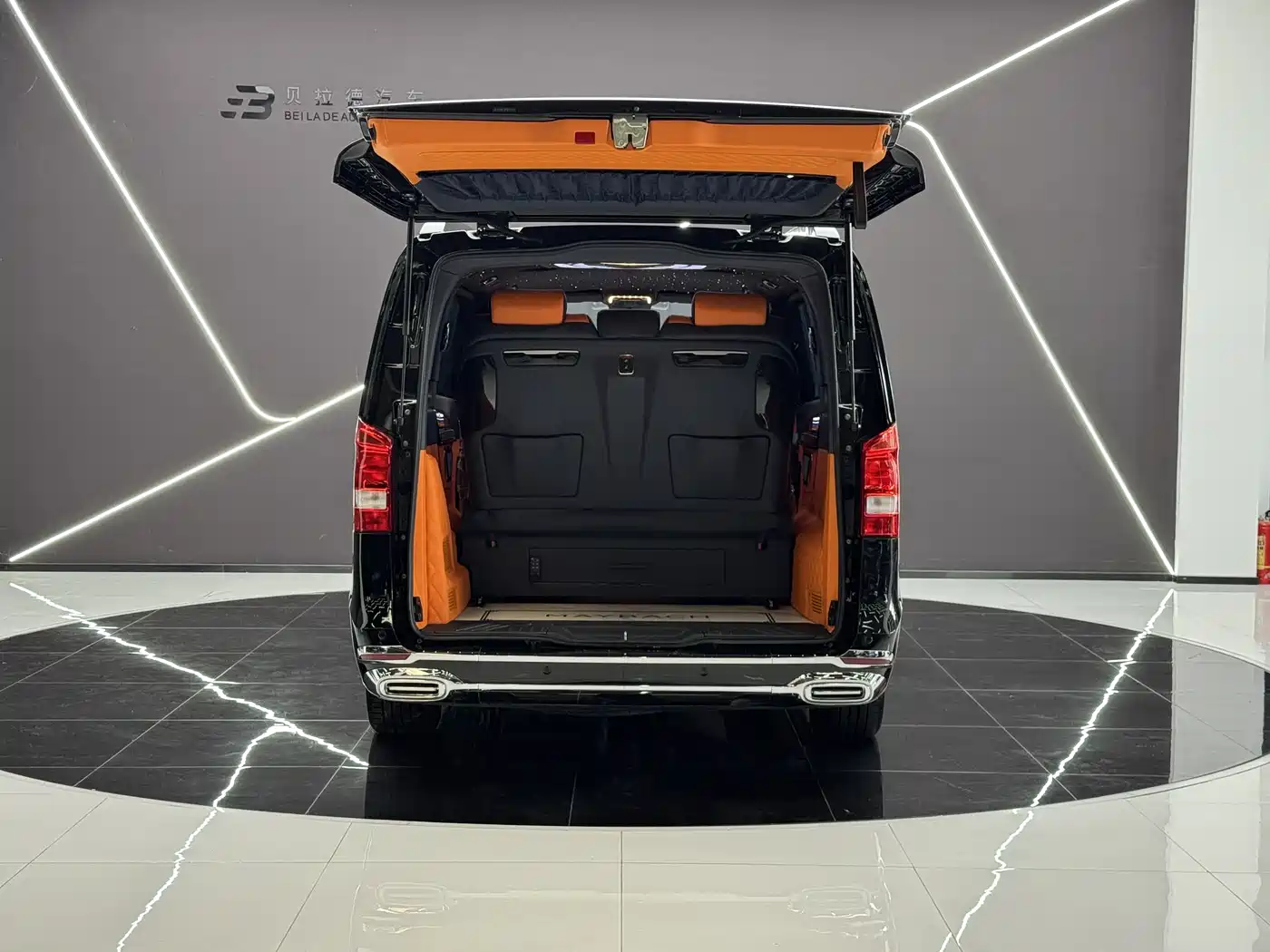 Mercedes-Benz Vito 2023 2.0T Business 7-Seater фото 30