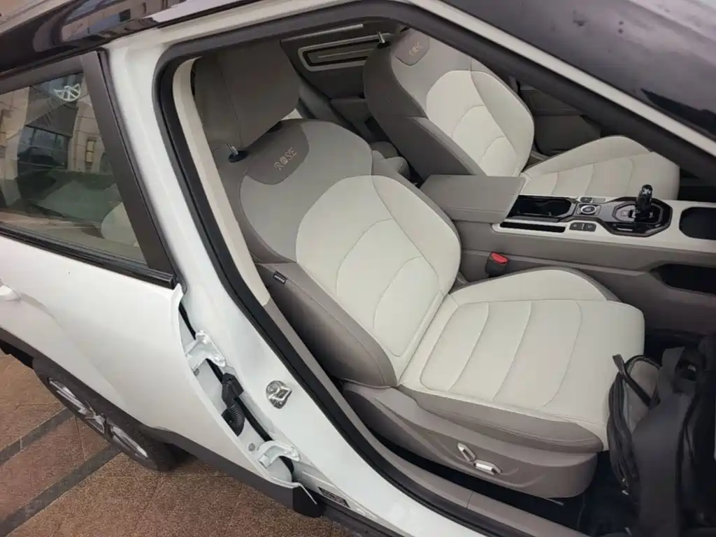 Фото 25 - Geely ICON