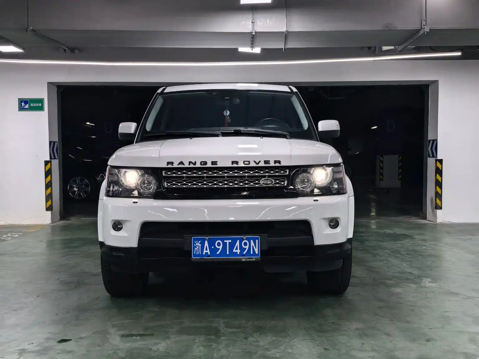 Фото 2 - Land Rover Range Rover Sport