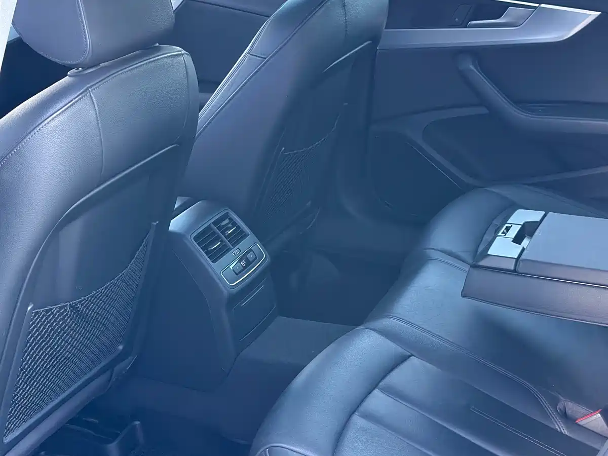 Audi A4L 2018 30th Anniversary 40 TFSI Fashion фото 8