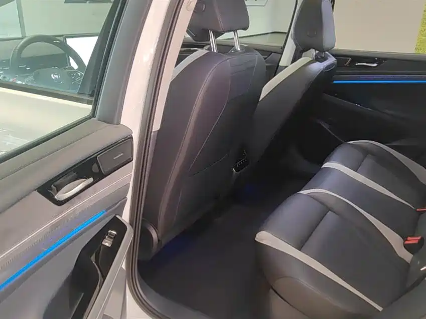 VOLKSWAGEN ID.7 VIZZION