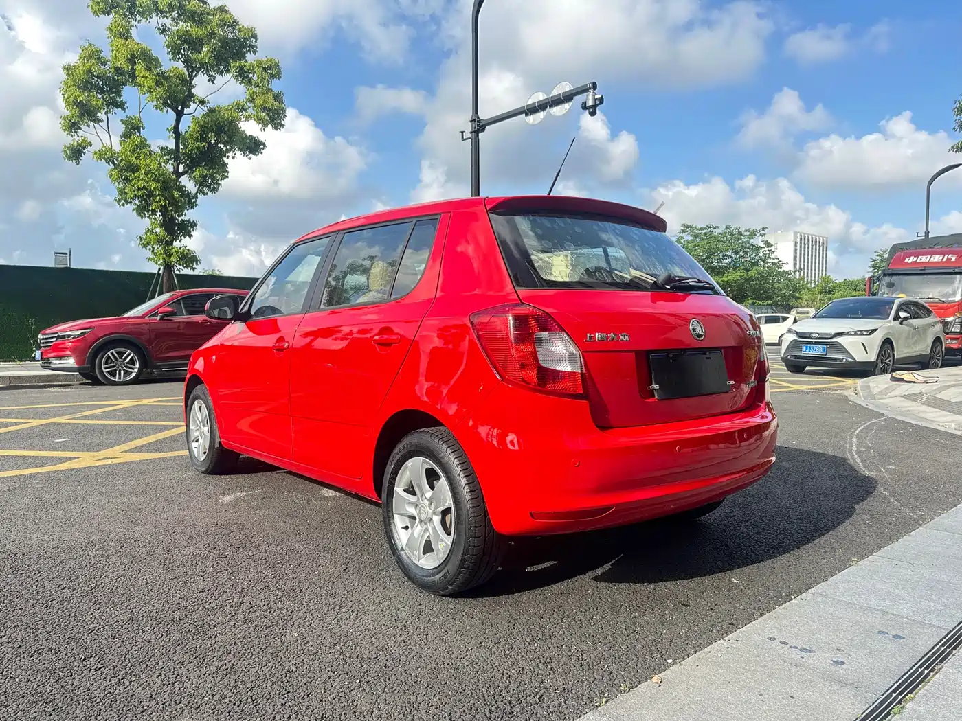 Škoda Fabia 2014 1.4L Automatic Crystal Edition фото 7