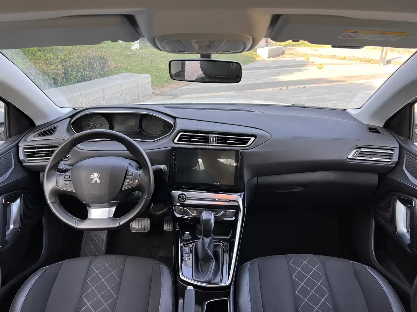 Peugeot 308 2016 1.6L Automatic Luxury фото 12