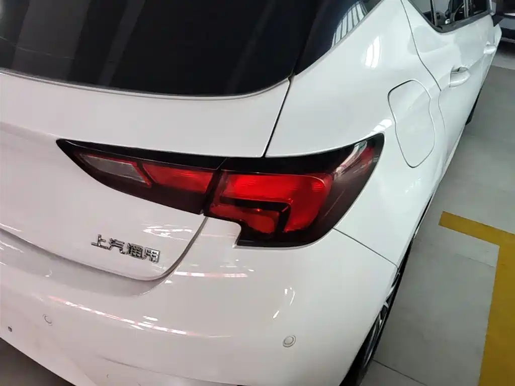 Buick Verano 2016 Hatchback GS 20T DCT Luxury Sport фото 8