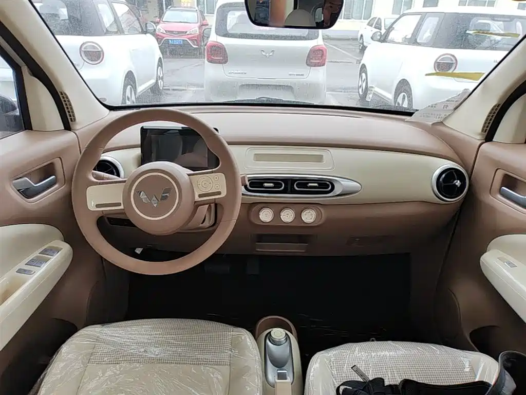 Wuling Motors Hongguang MINIEV 2026 2025 4-Door Advanced