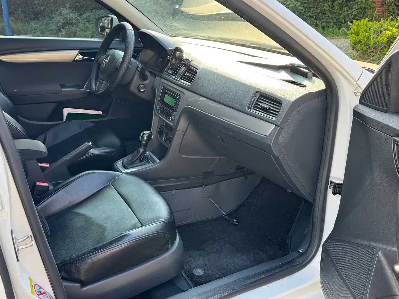 Volkswagen Lavida 2015 1.6L Automatic Trend Edition фото 6