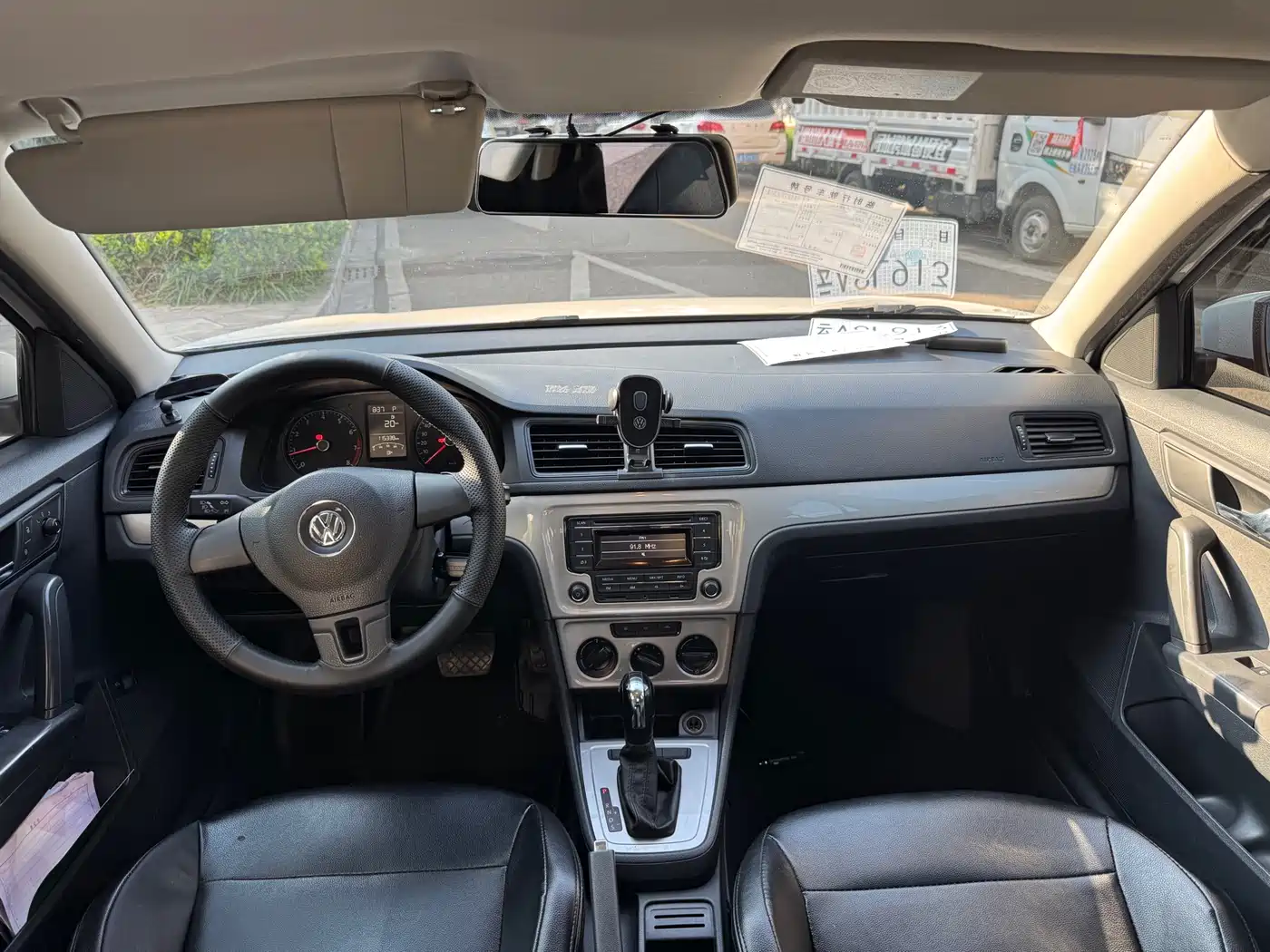 Volkswagen Lavida 2015 1.6L Automatic Trend Edition фото 13