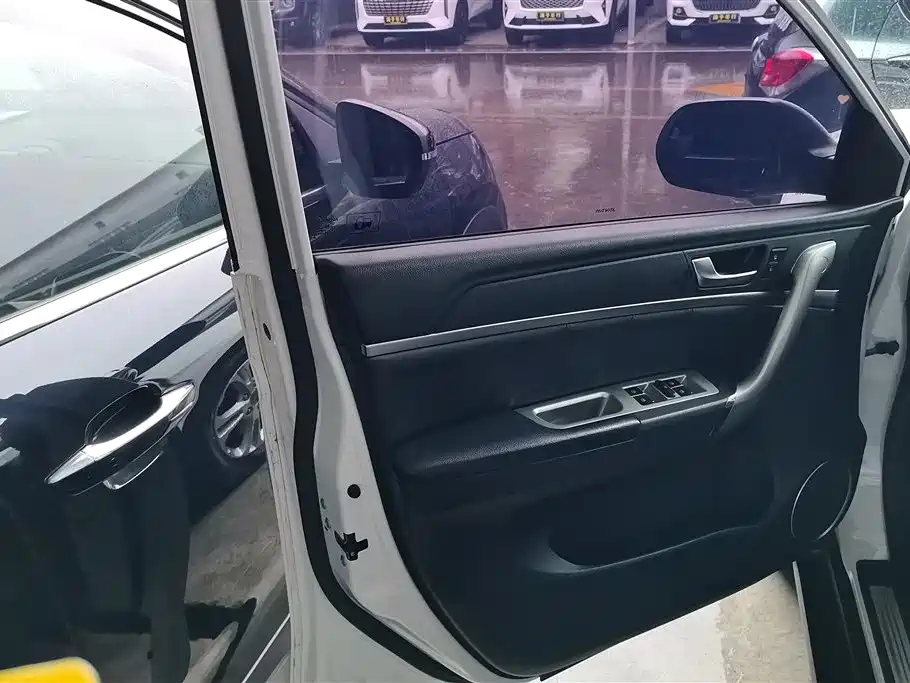 Haval M6 2017 1.5T Automatic 2WD Elite фото 7