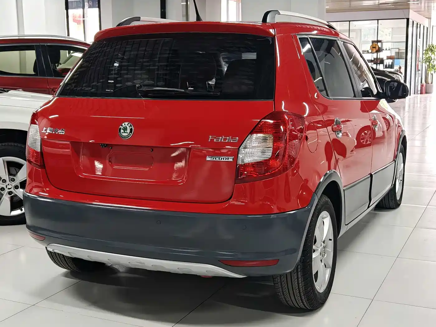 Škoda Fabia 2012 1.6L Scout фото 3