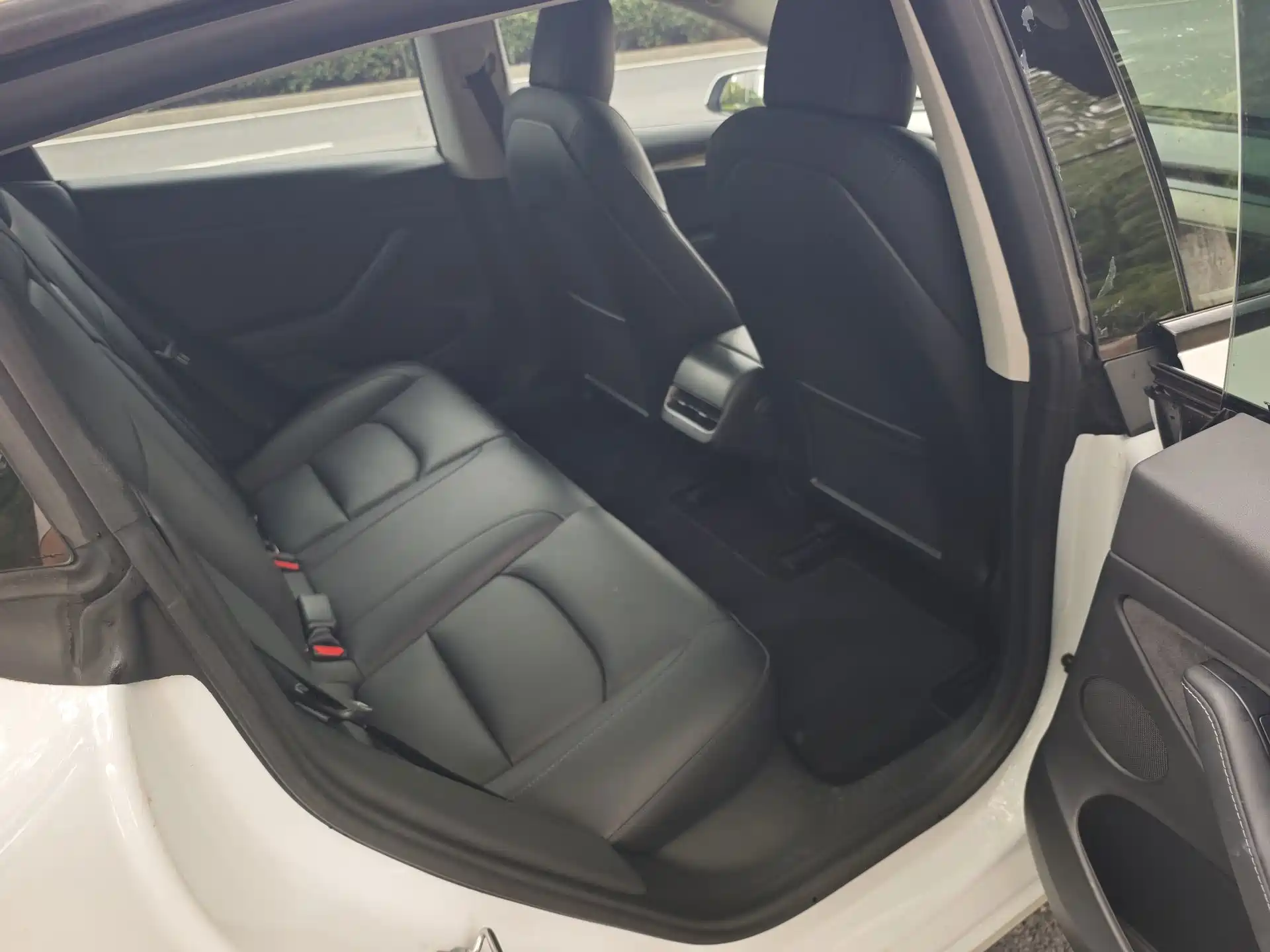 Фото 9 - Tesla Model 3