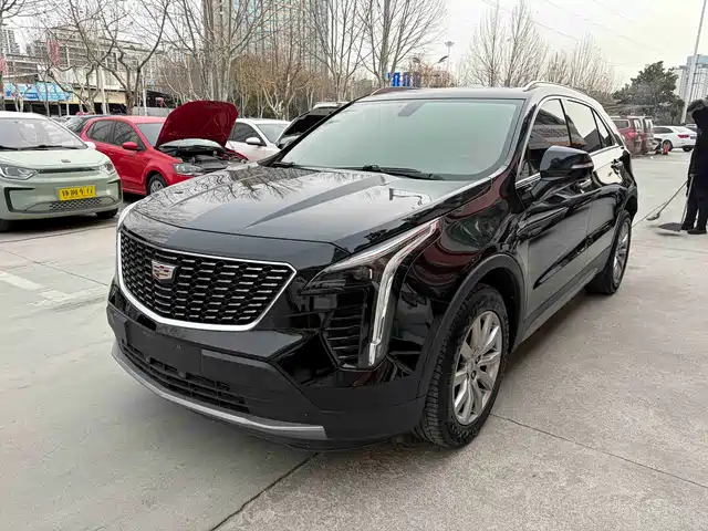 CADILLAC XT4
