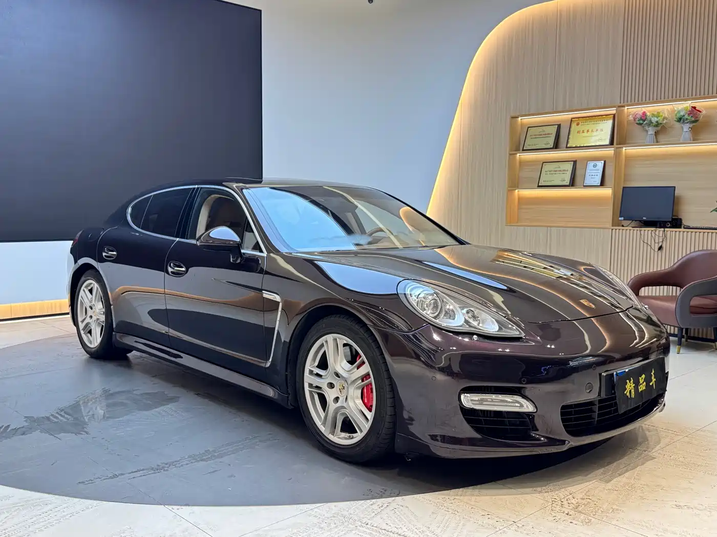 Porsche Panamera 2010 Porsche Panamera Turbo 4.8T фото 3