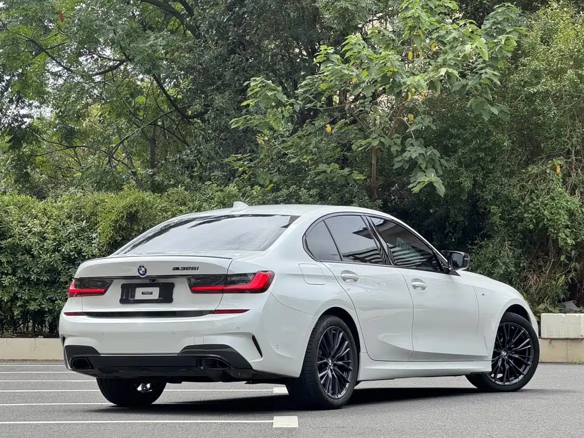 BMW 3-SERIES
