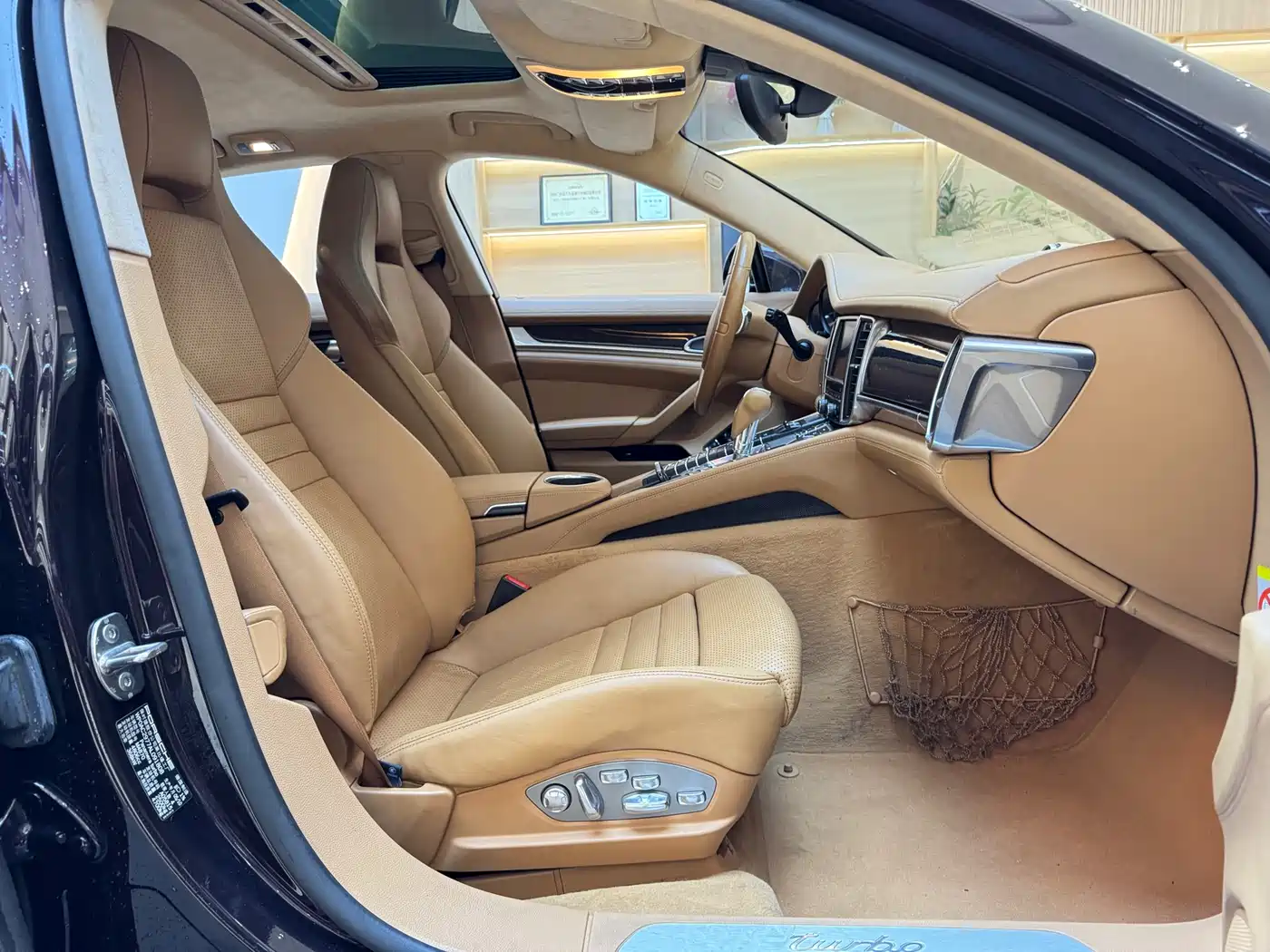Porsche Panamera 2010 Porsche Panamera Turbo 4.8T фото 12