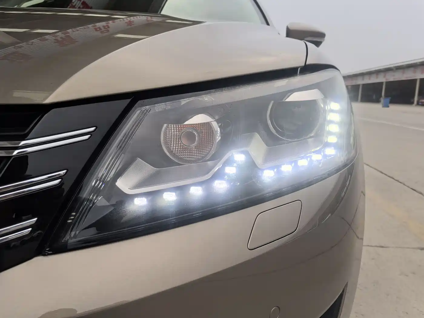 Volkswagen Passat 2014 2.0TSI DSG Executive Navigation Edition фото 10