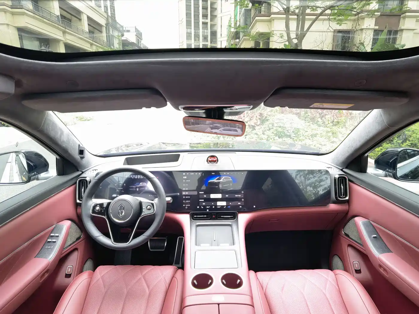 AITO Wenjie AITO M8 2025 Model Extended Range Max+ Edition 53.4kWh 6-Seater фото 16