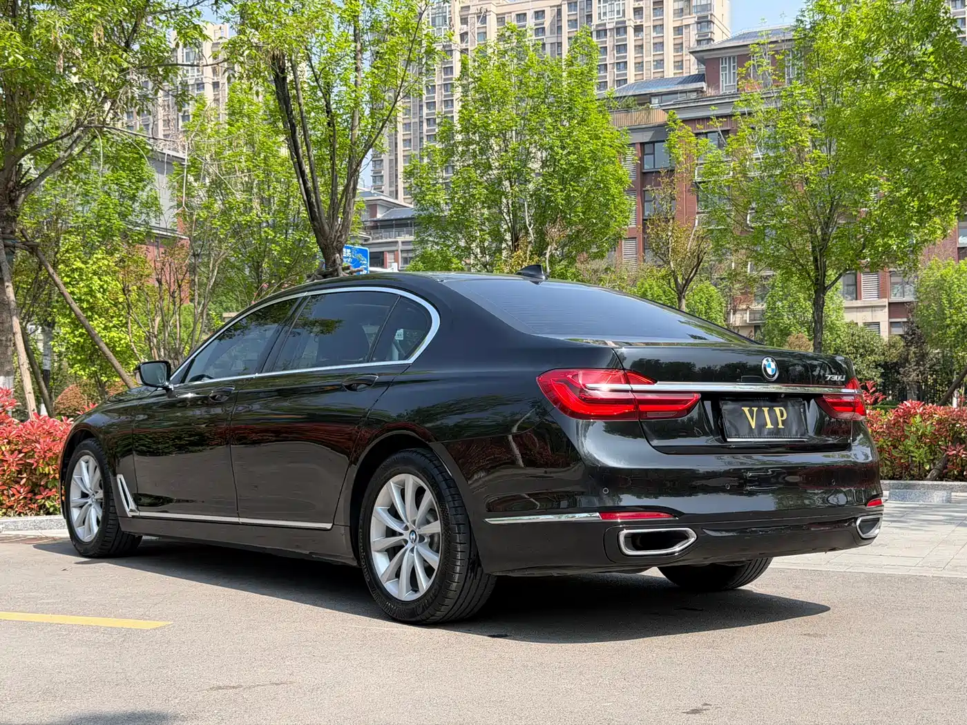 BMW 7 Series 2017 730Li Leading Edition фото 21