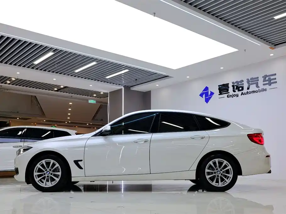 BMW 3 Series GT 2017 320i Fashion фото 3