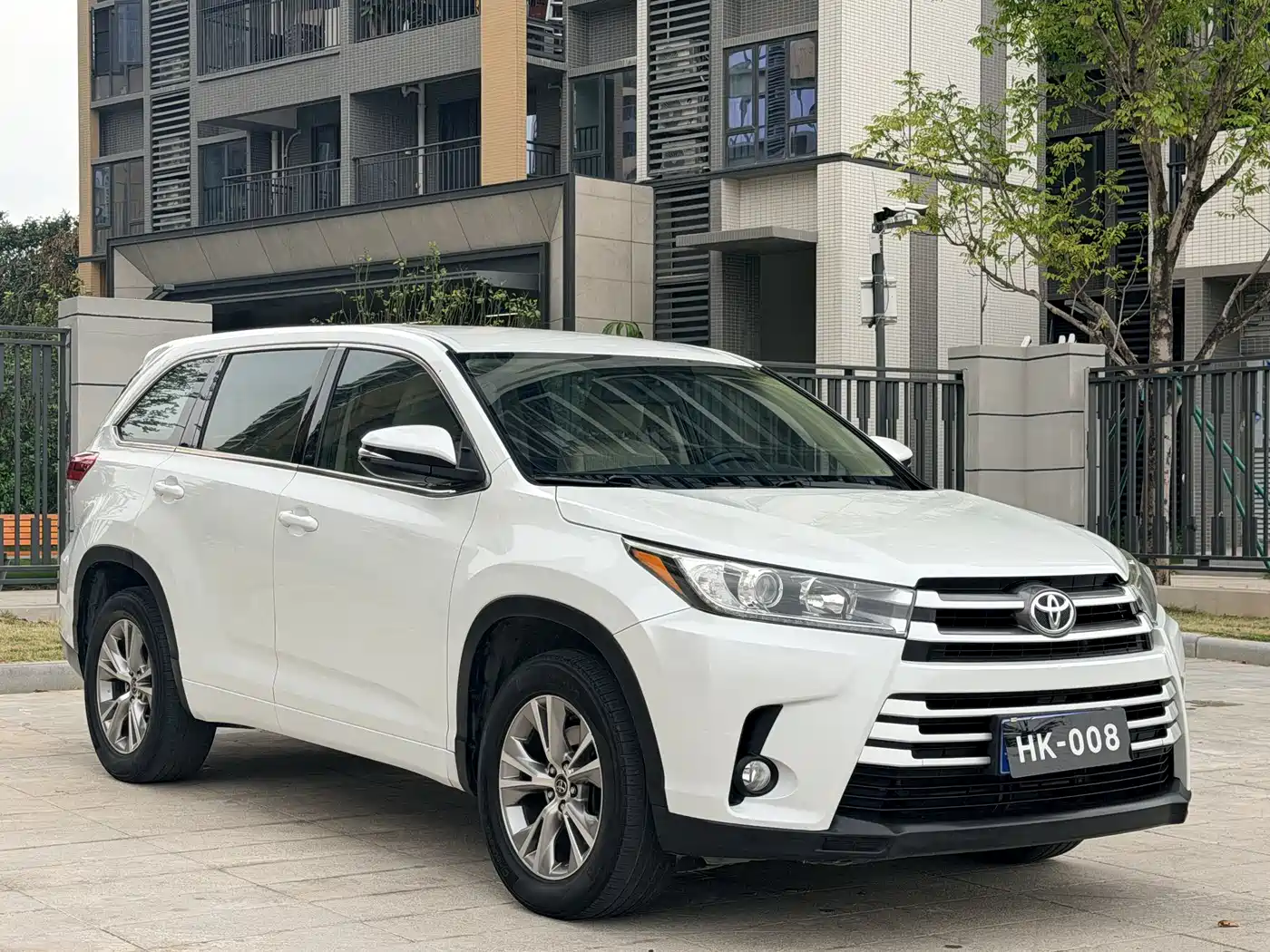 TOYOTA HIGHLANDER